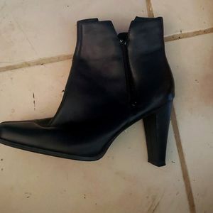 Black double side zippers